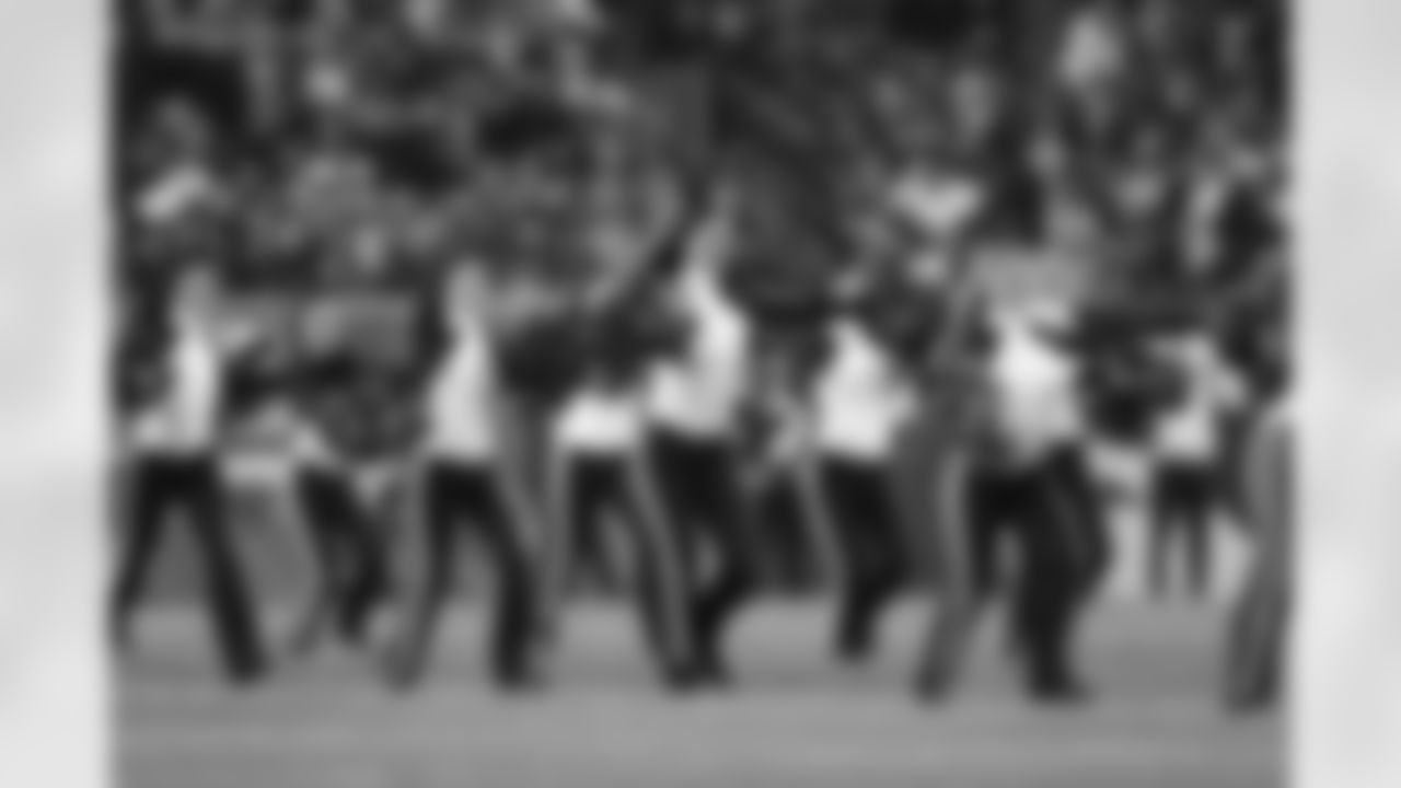 Eagles' cheerleaders