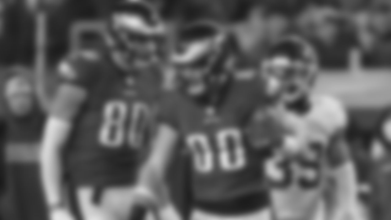TE Dallas Goedert & TE Tyree Jackson