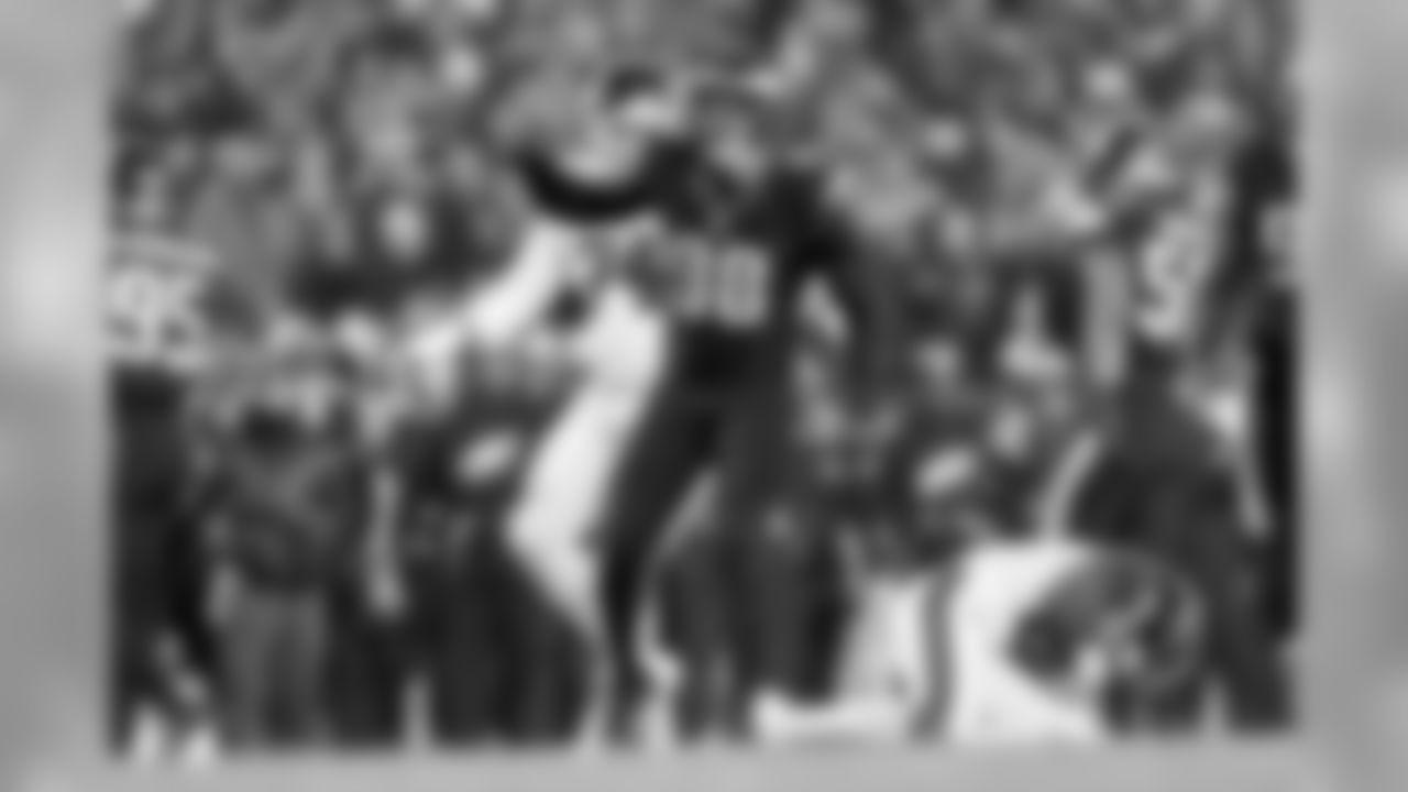 DE Connor Barwin