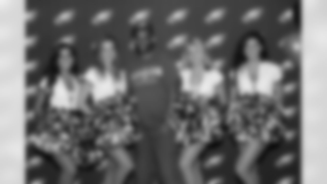 Fans enjoyed photo opportunities with the #Eagles Cheerleaders