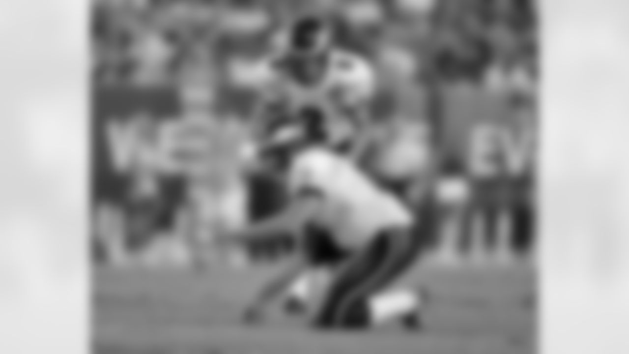 P Sav Rocca was the holder, K David Akers did the kicking