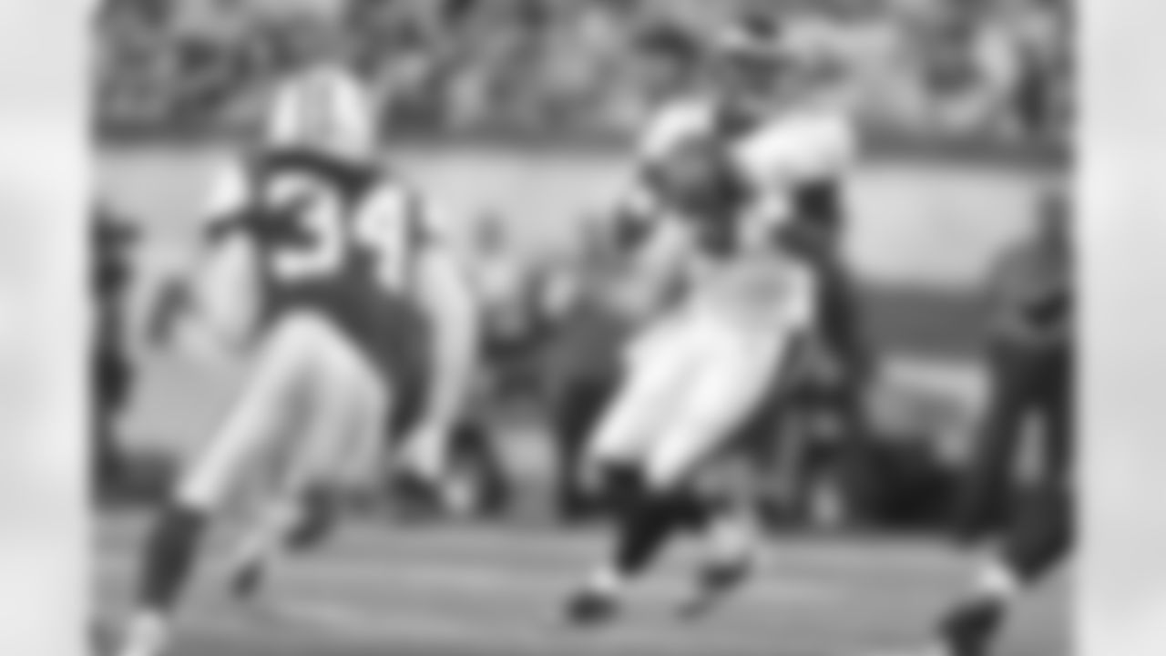 QB Vince Young
