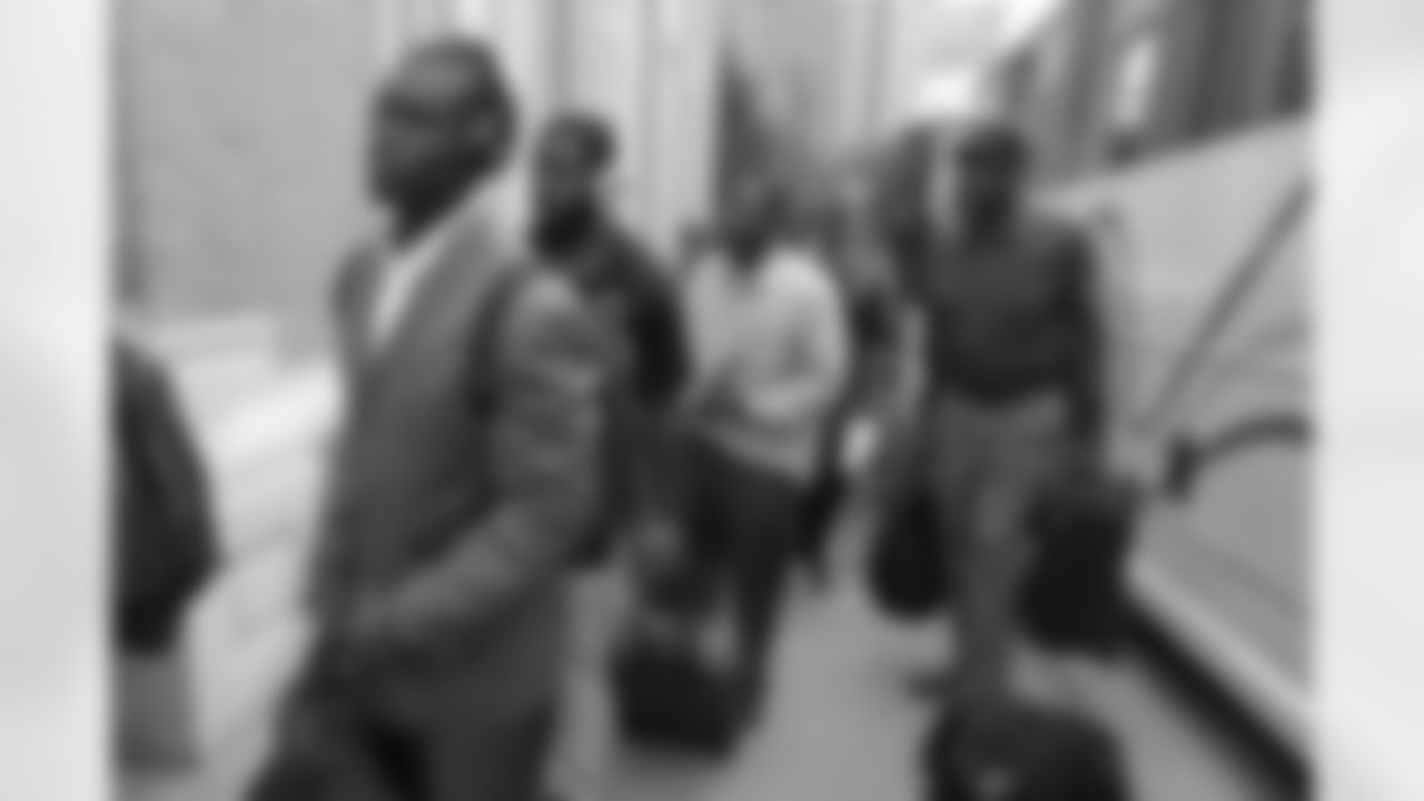 The Eagles arrive in St. Louis