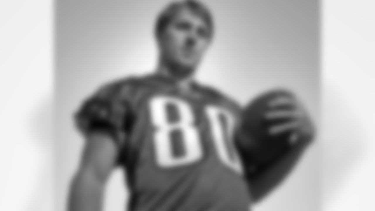 A No. 3 receiver in St. Louis, the Eagles added free-agent WR Kevin Curtis in March 2007