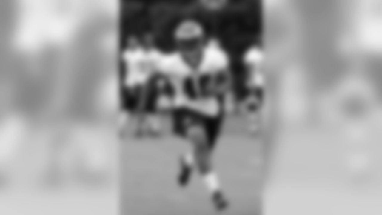 LB Josh Kaddu