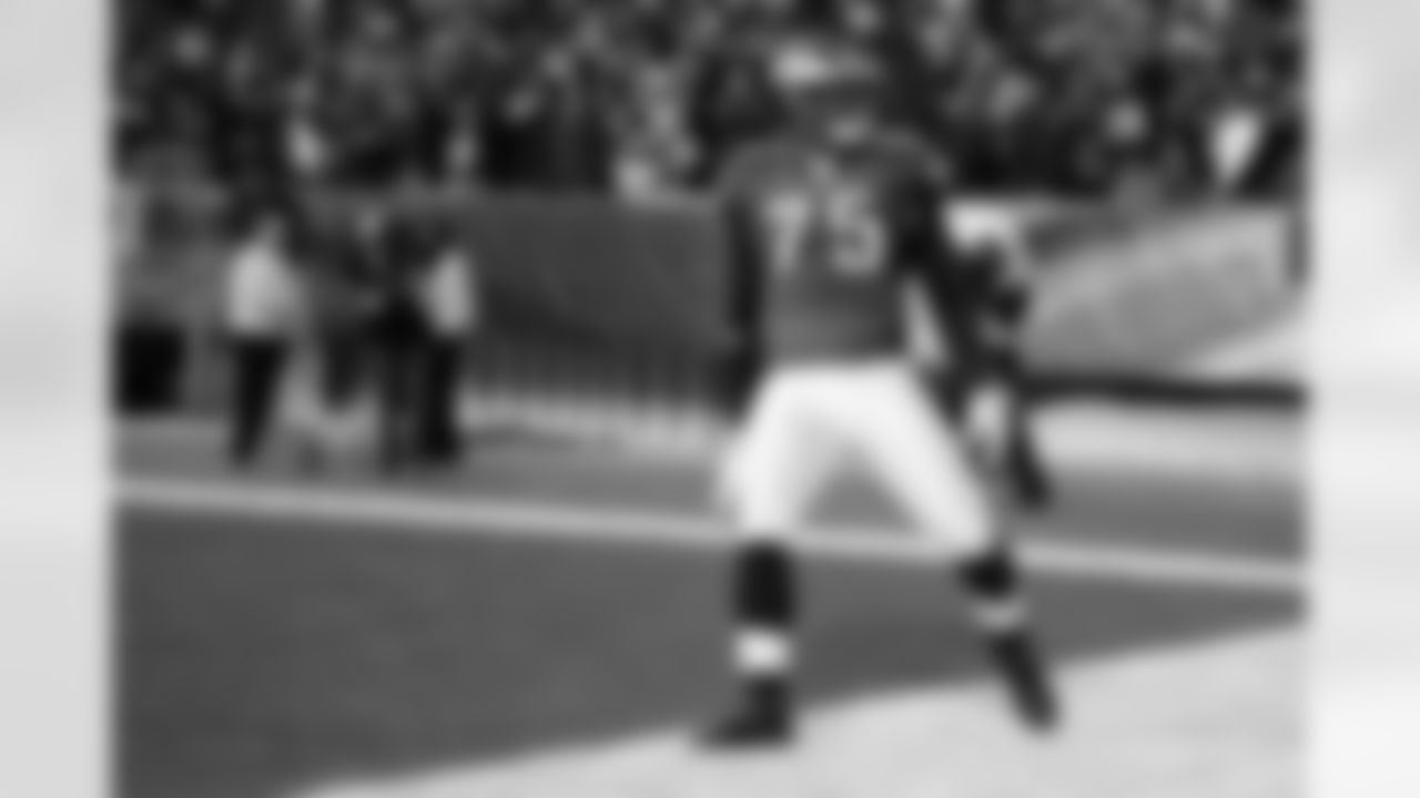 DE Juqua Parker celebrates his TD