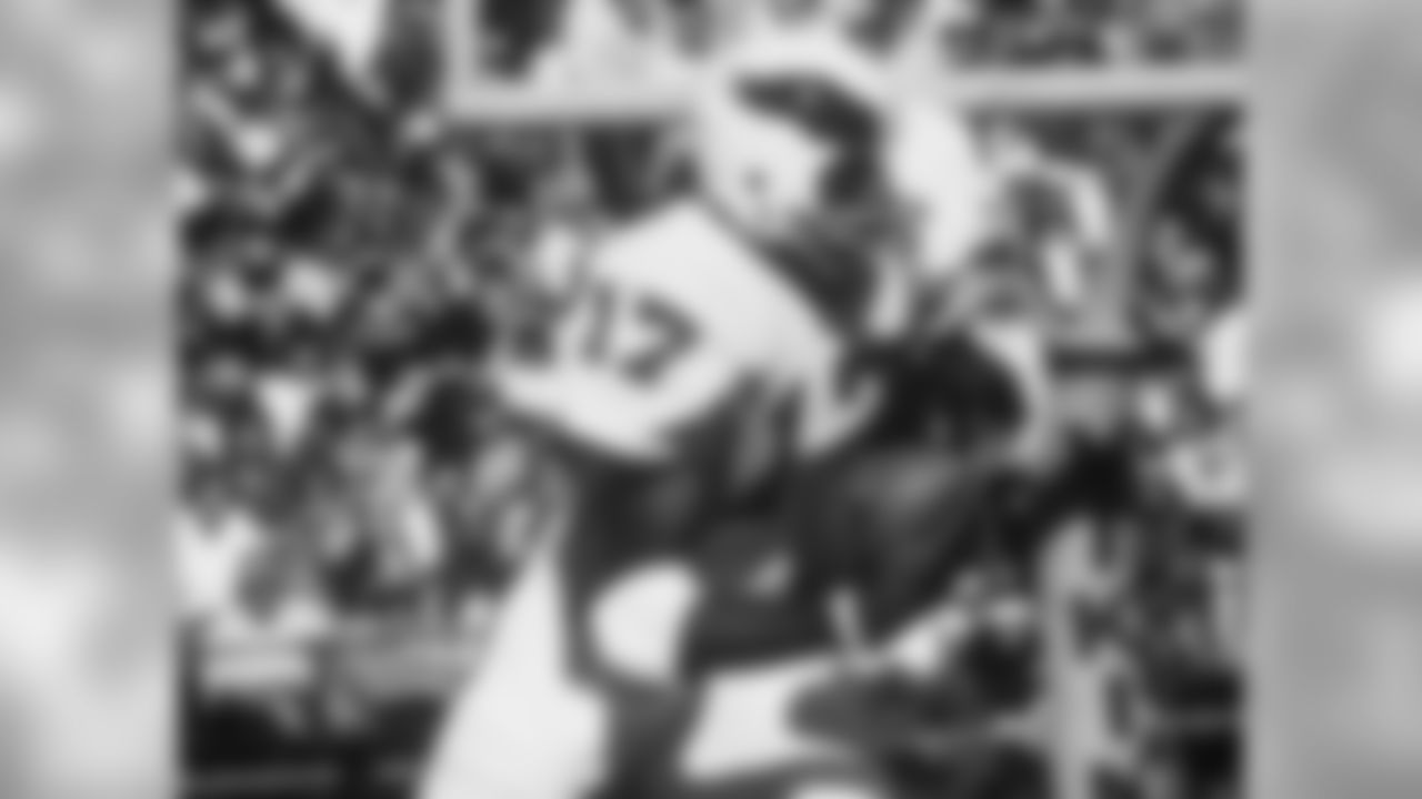 During his time, Carmichael amassed 8,978 receiving yards