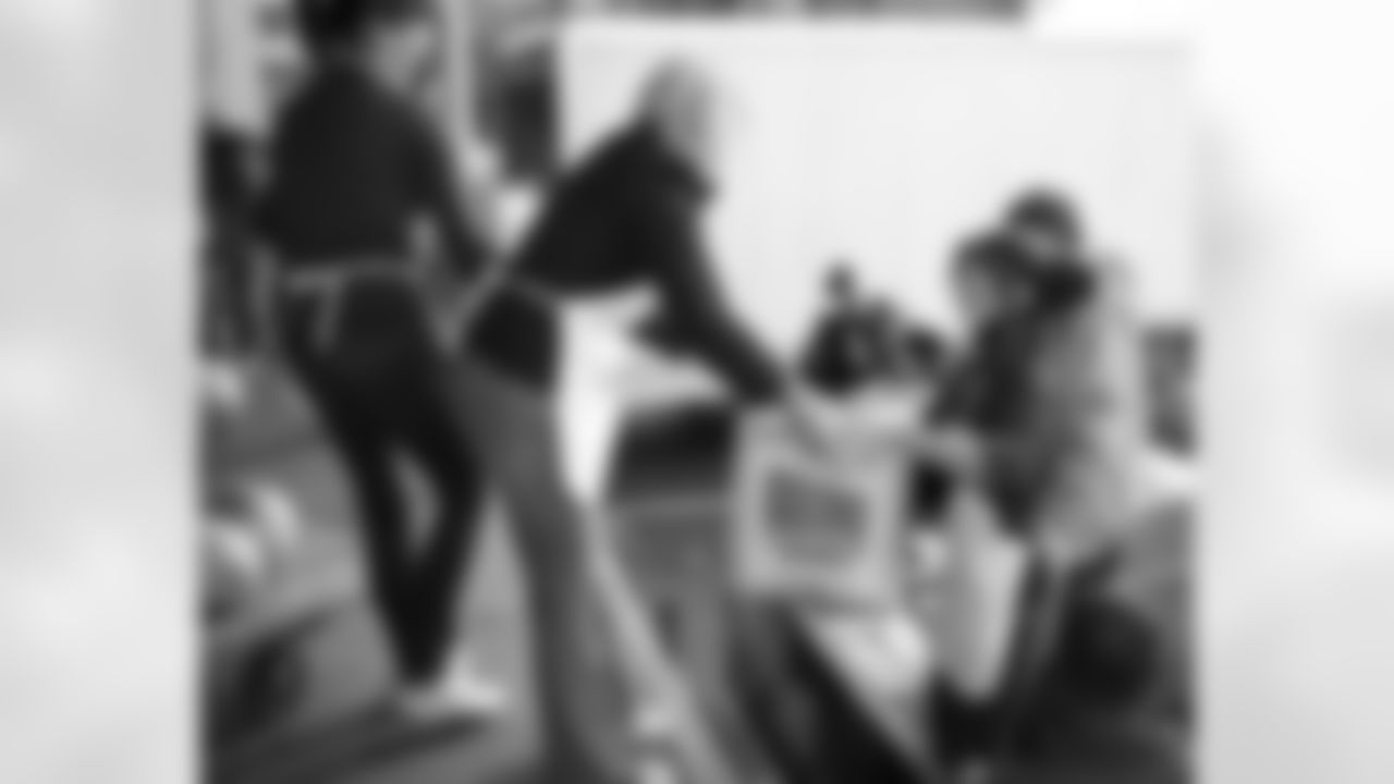 Fresh fruits, milk and bakery items are just some of the things that Philabundance offers to the city's hungry