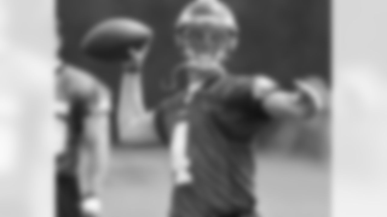 Rookie QB Kevin Kolb in action at his first mini-camp