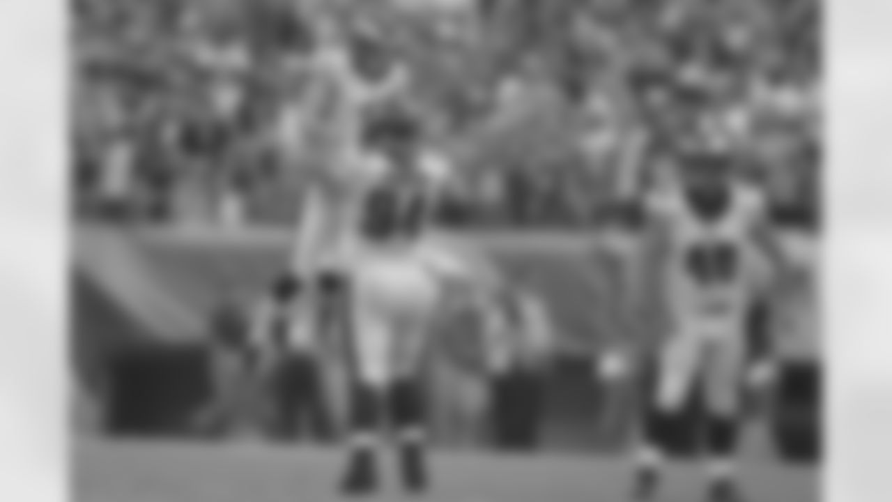 DT Beau Allen showing some #LOVEParkey