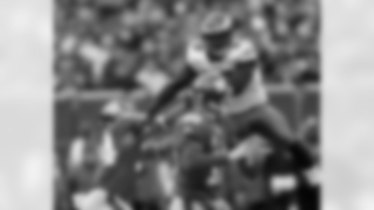 DE Trent Cole brings the pass rush on QB Eli Manning
