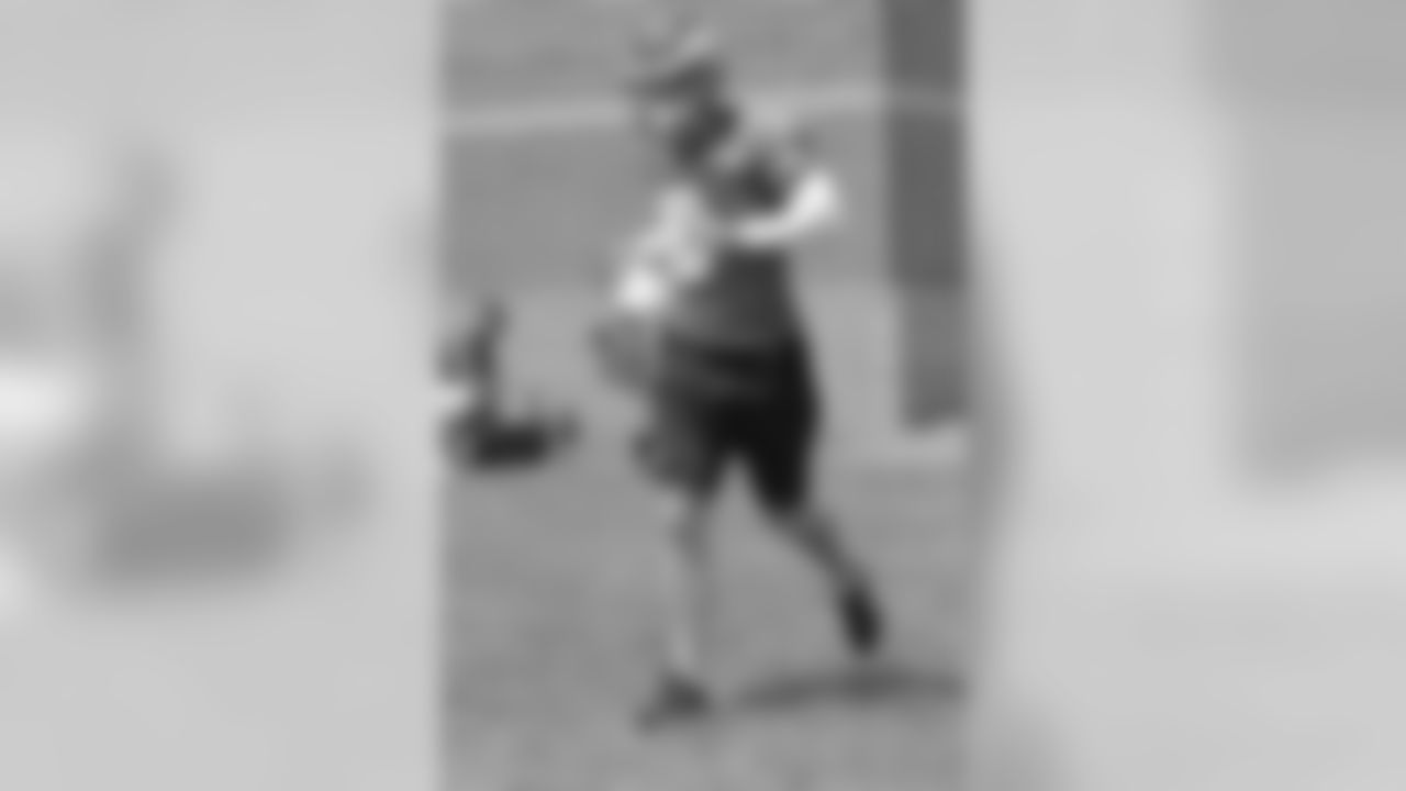 P Donnie Jones (with bucket hat in-hand)