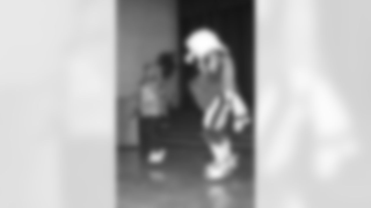 This young fan teaches SWOOP a thing or two about how to jump rope