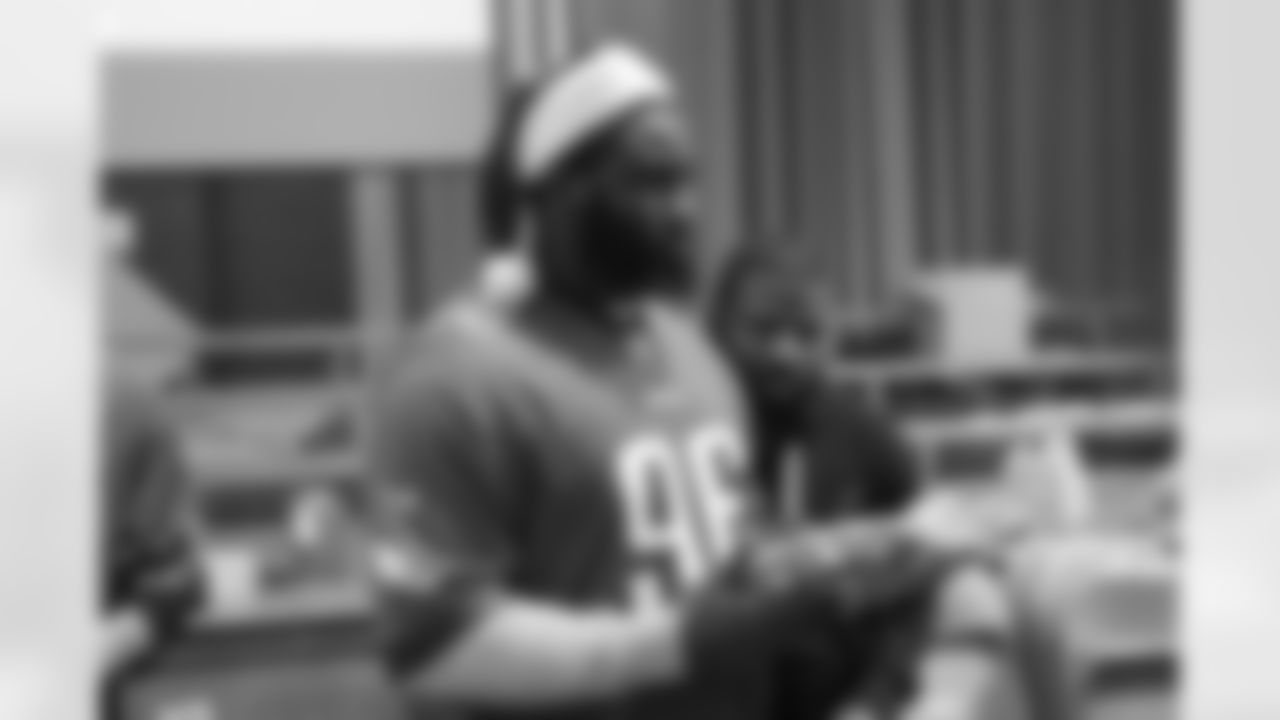 Bennie Logan hands out gifts