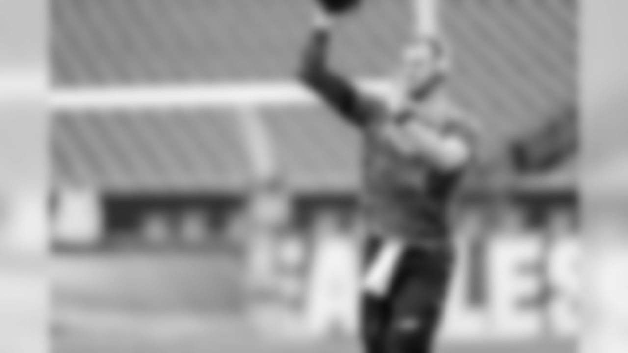 QB Carson Wentz