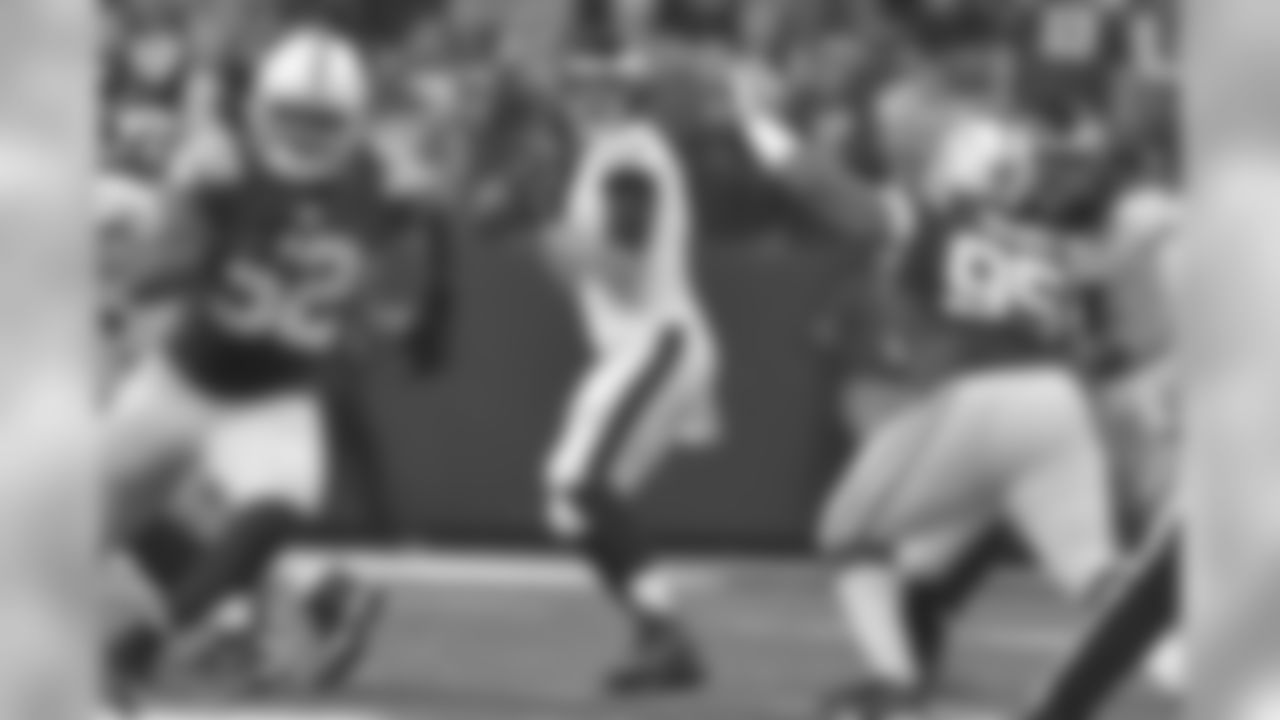 QB Nick Foles in the pocket