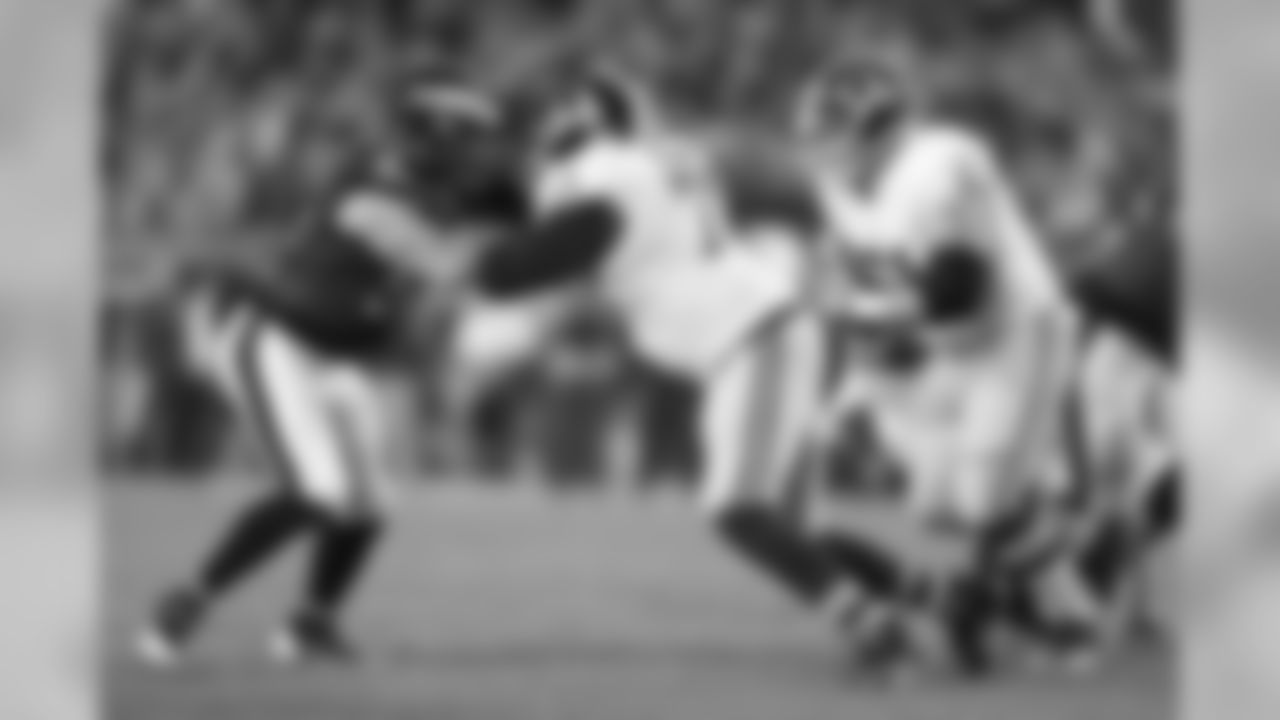LB Connor Barwin