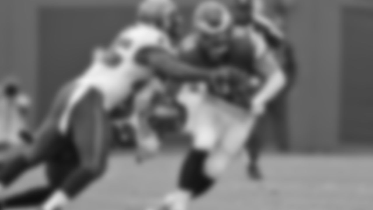 TE Dallas Goedert