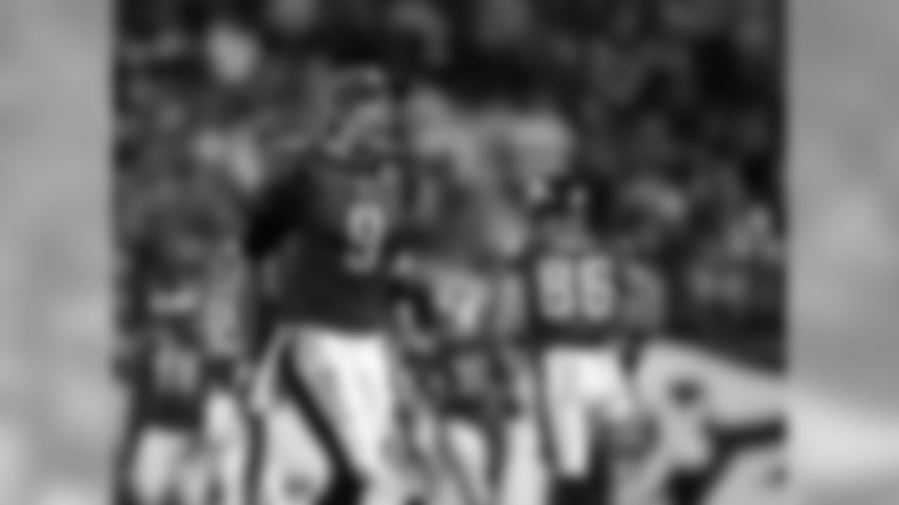 Celebrate like the Eagles with our Shake Your Tailfeathers board