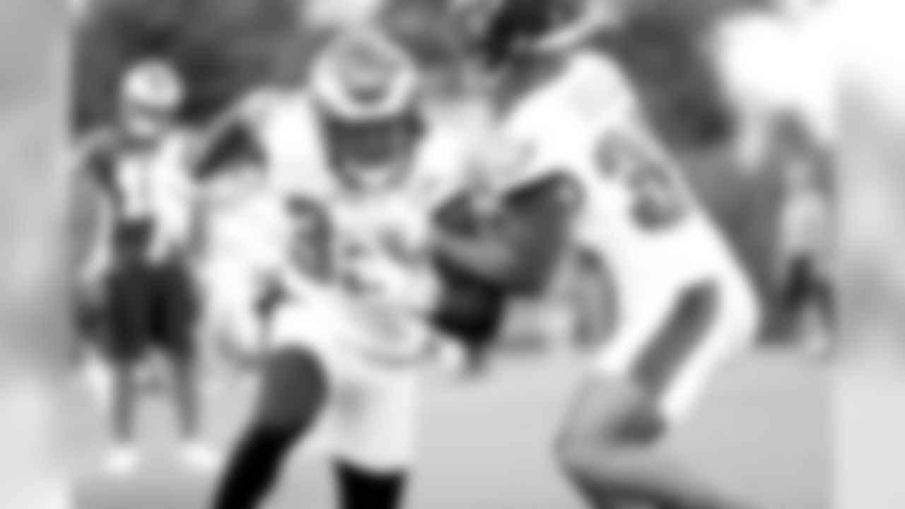 D.J. Killings (left) and Jalen Mills