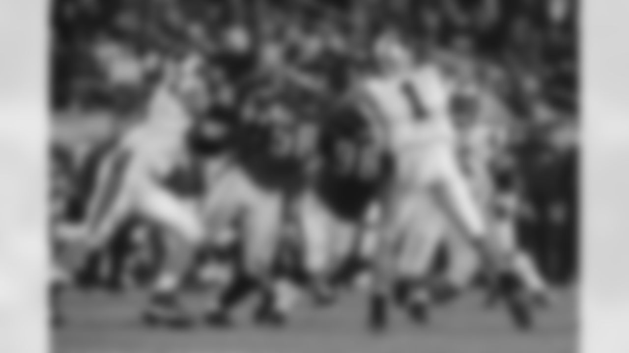 DE Trent Cole