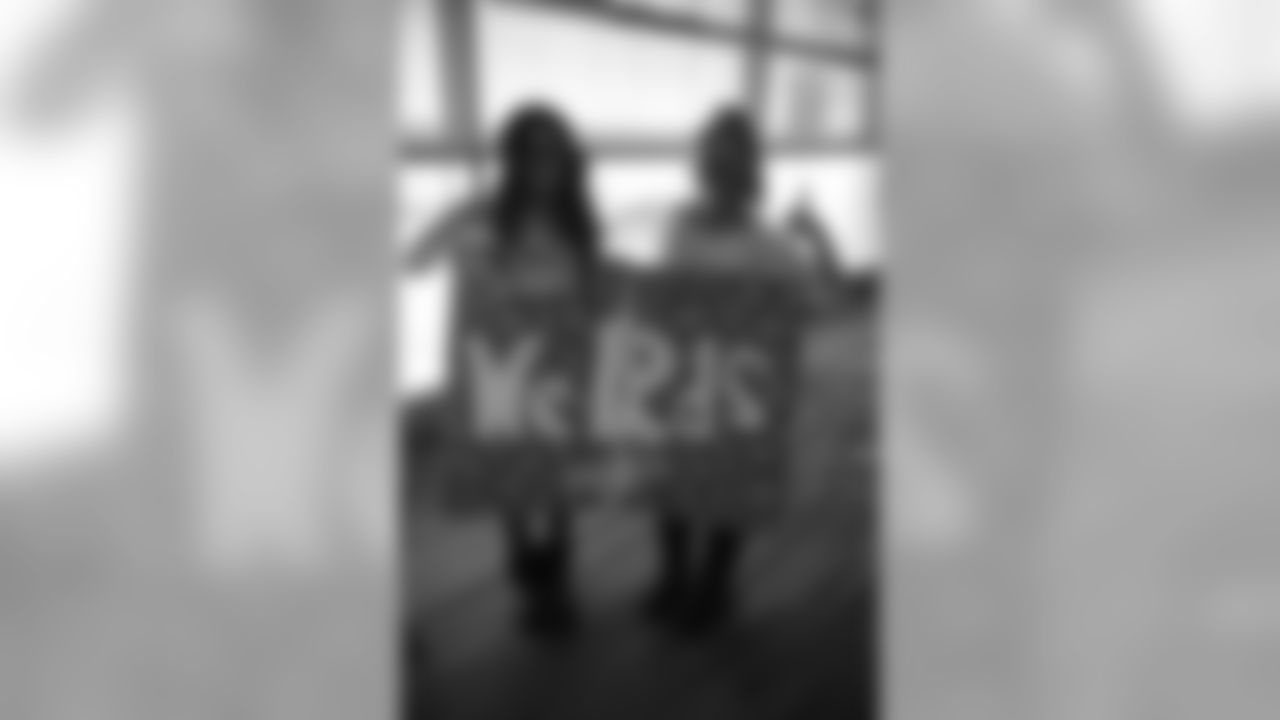 Eagles cheerleaders dressing up as their favorite candy!