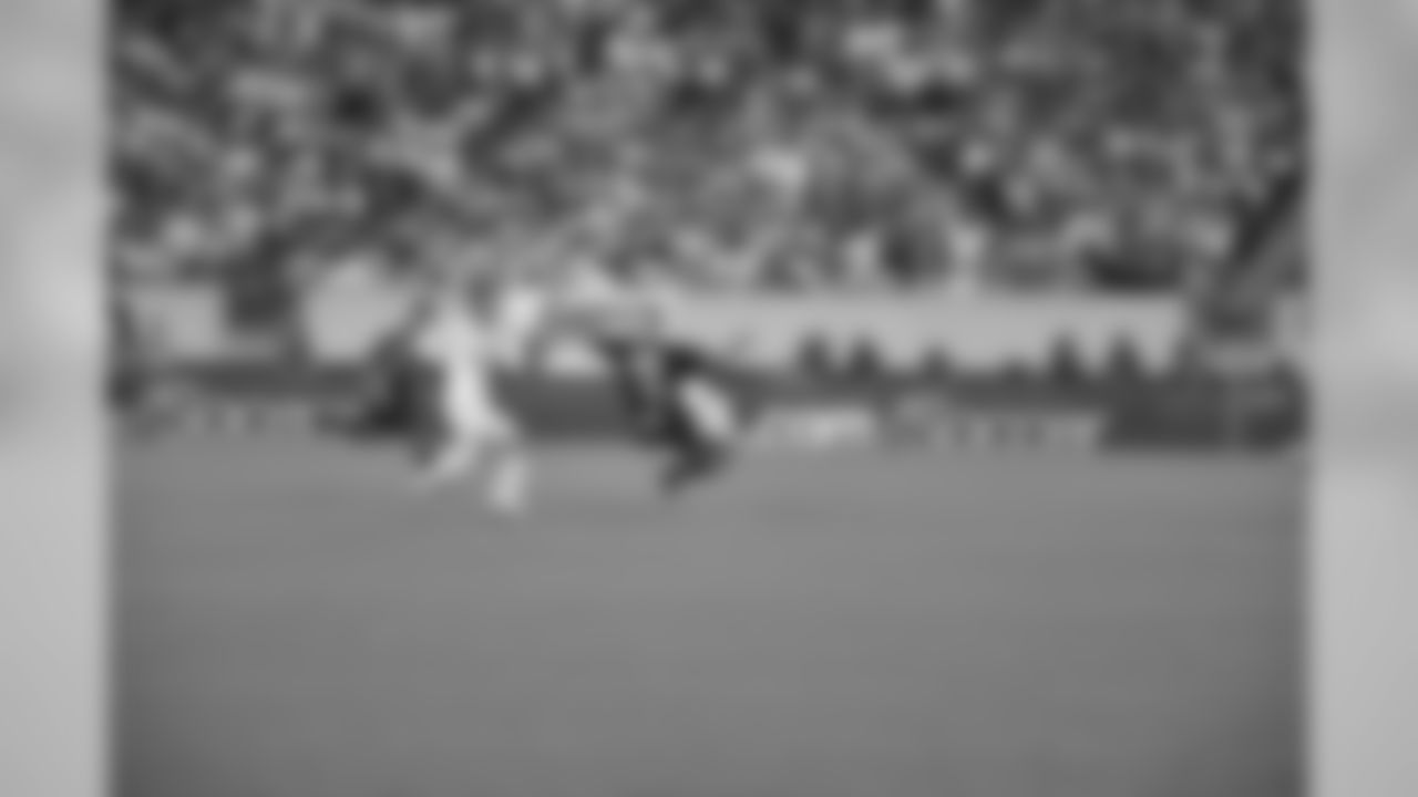 Mesut Ozil beats the defender and the keeper en route to his goal to put Real Madrid up 2-0.