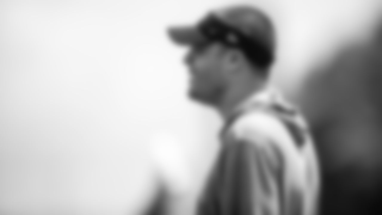 Wide Receivers Coach Aaron Moorehead
