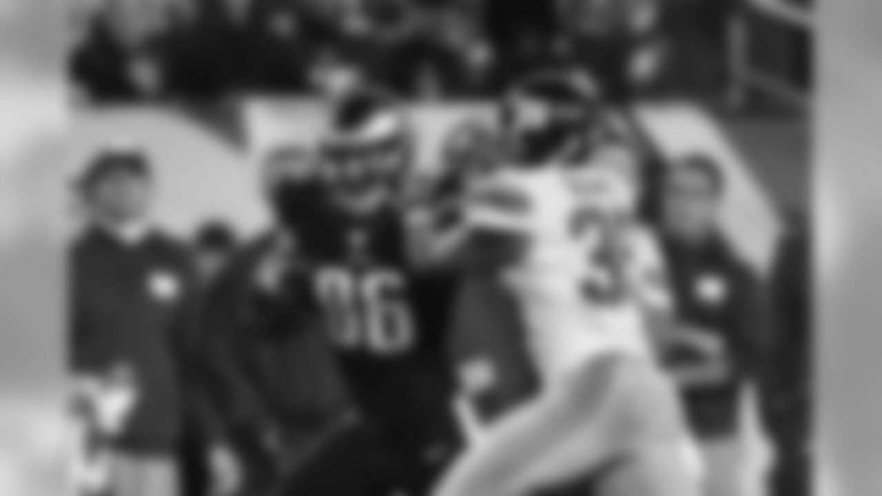 TE Zach Ertz on the catch and run