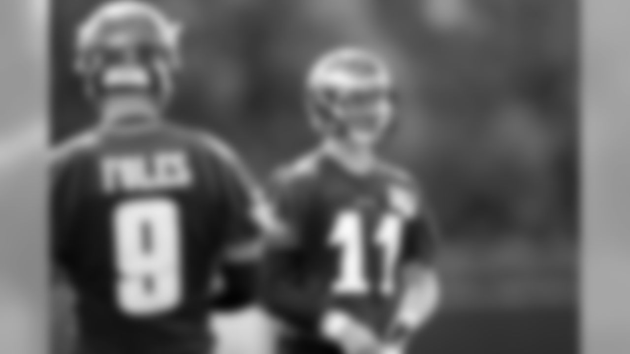 QBs Nick Foles and Carson Wentz