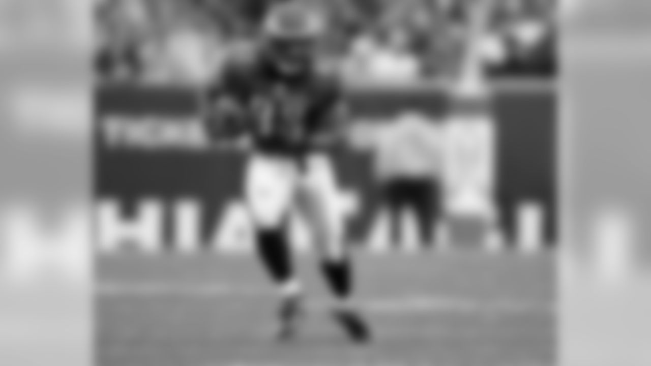 TE Alex Smith on the move after a catch