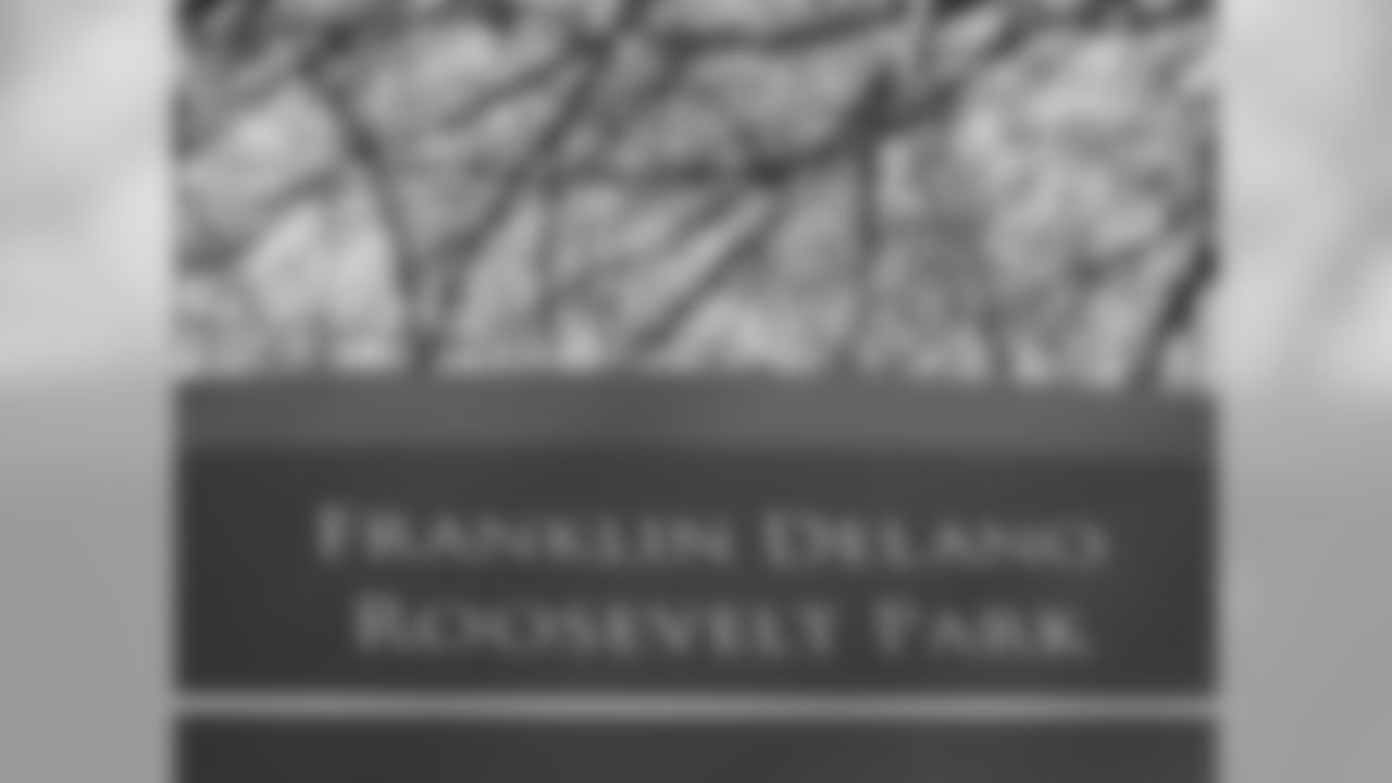 The Eagles teamed up with Lincoln Financial Group and Riverbend P-CAN students to celebrate Earth Day with an FDR Park cleanup