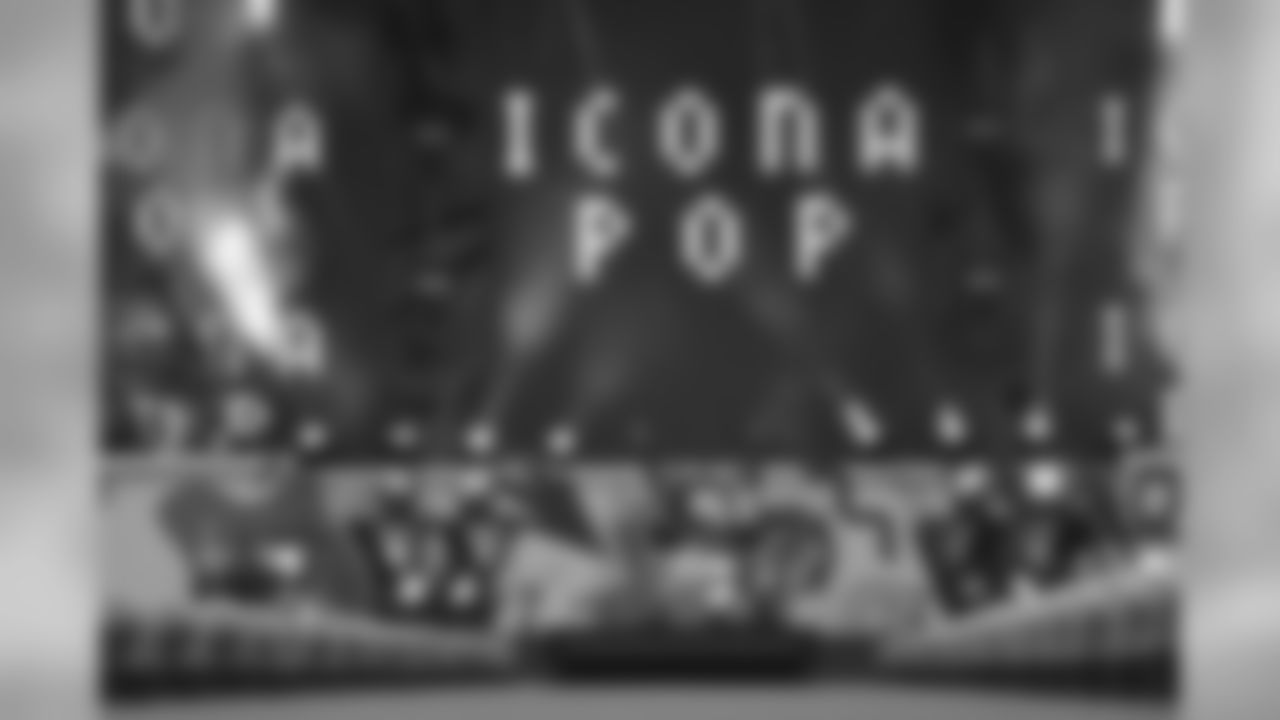 Icona Pop opened up for One Direction