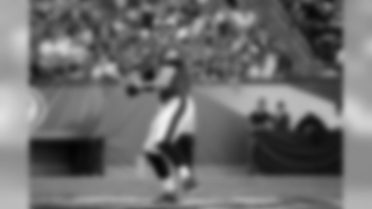 QB Carson Wentz