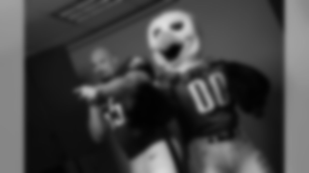 T Lane Johnson, SWOOP