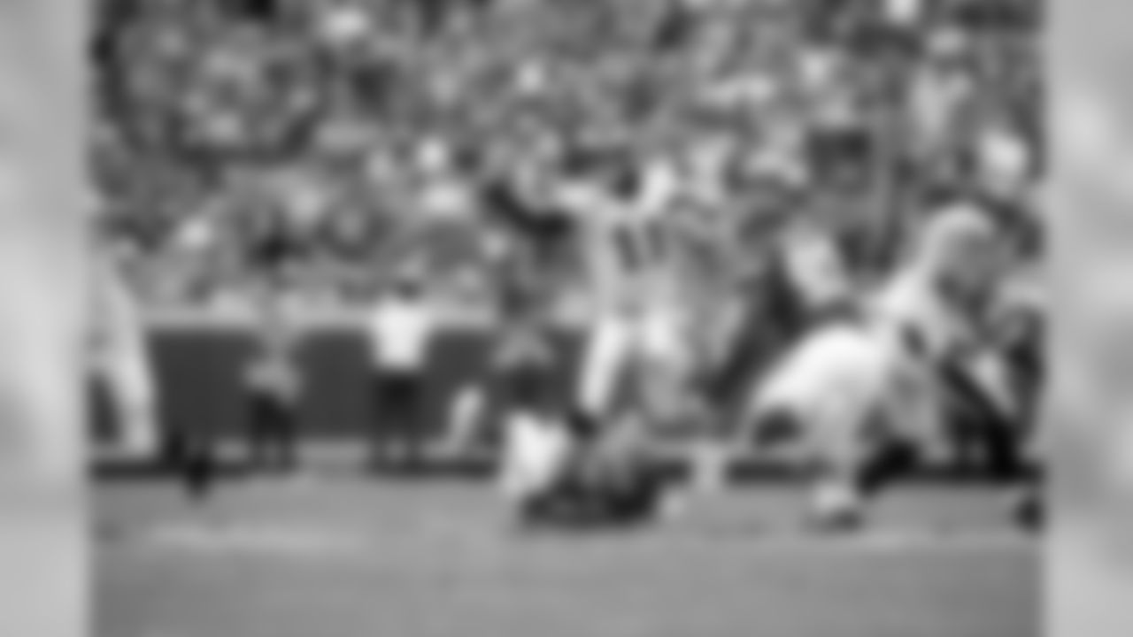 QB Carson Wentz