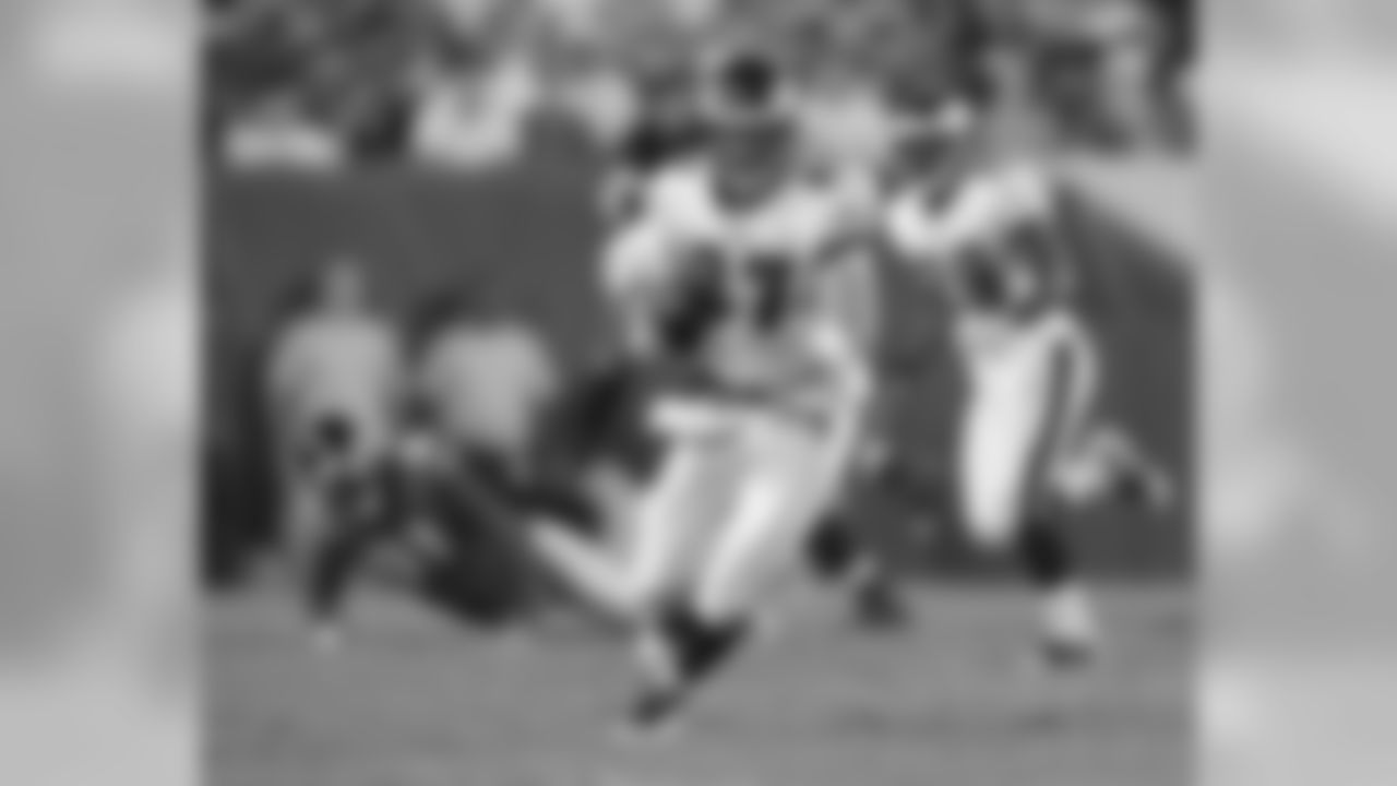 TE Brent Celek on the move
