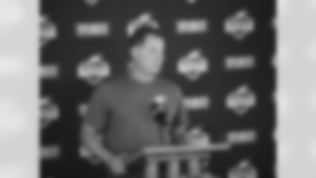 OC Pat Shurmur meets with the media before practice