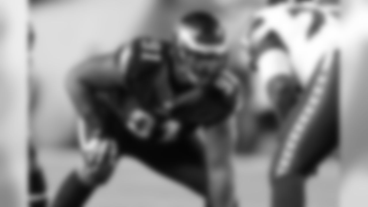 DE Fletcher Cox at the line for the snap