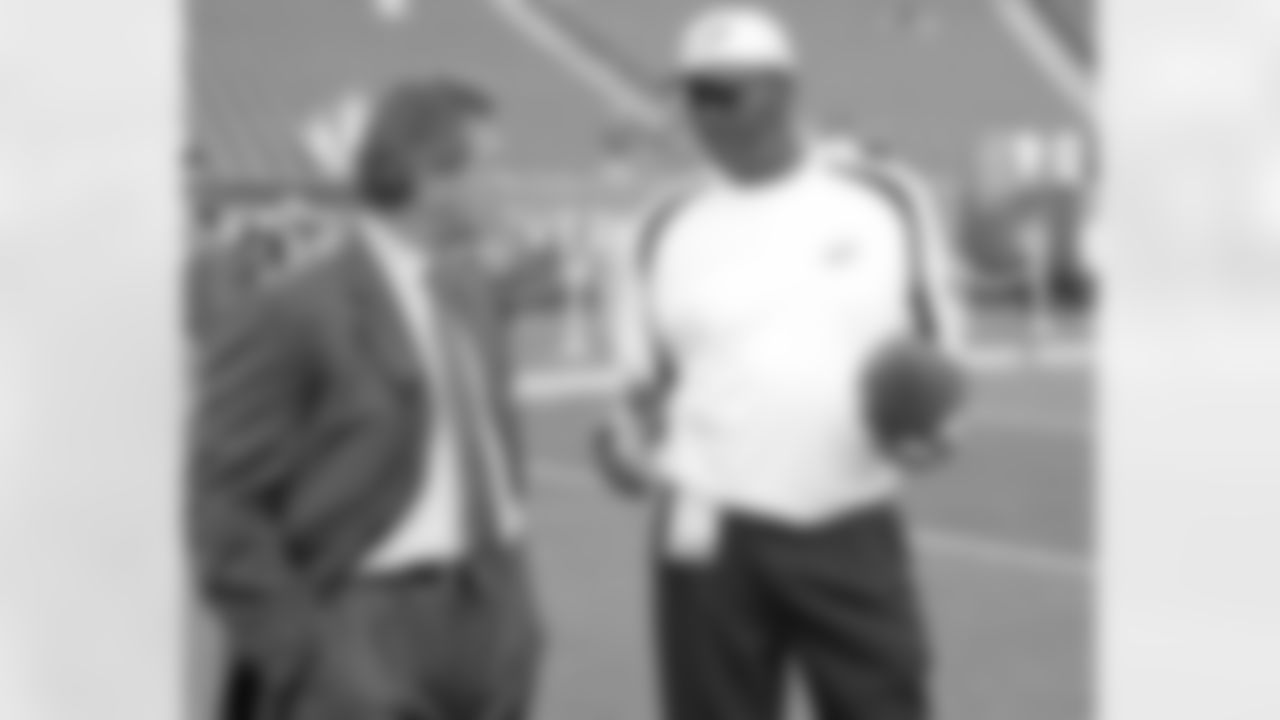ESPN's Joe Theismann and Harold Carmichael