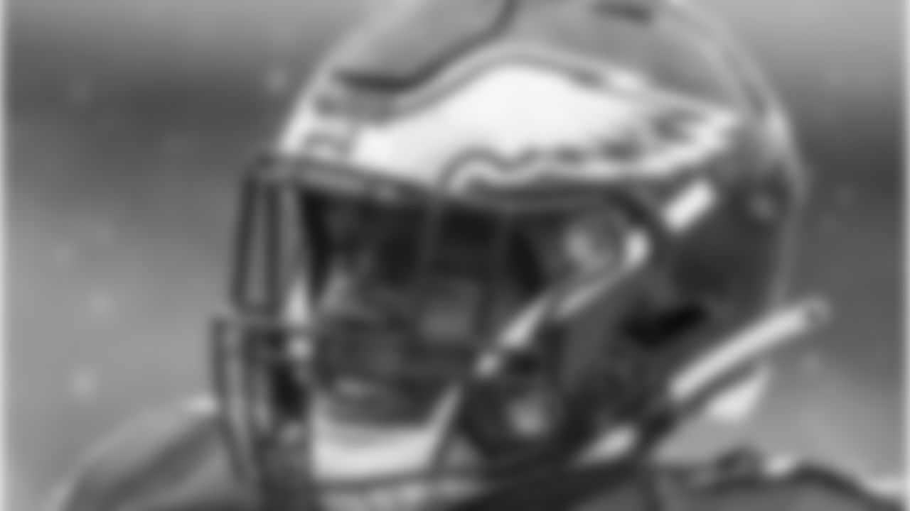 DE Kyron Johnson