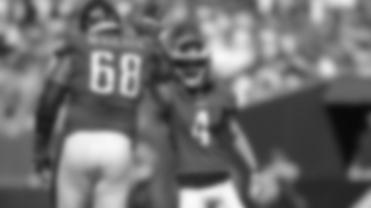 K Jake Elliott & T Jordan Mailata
