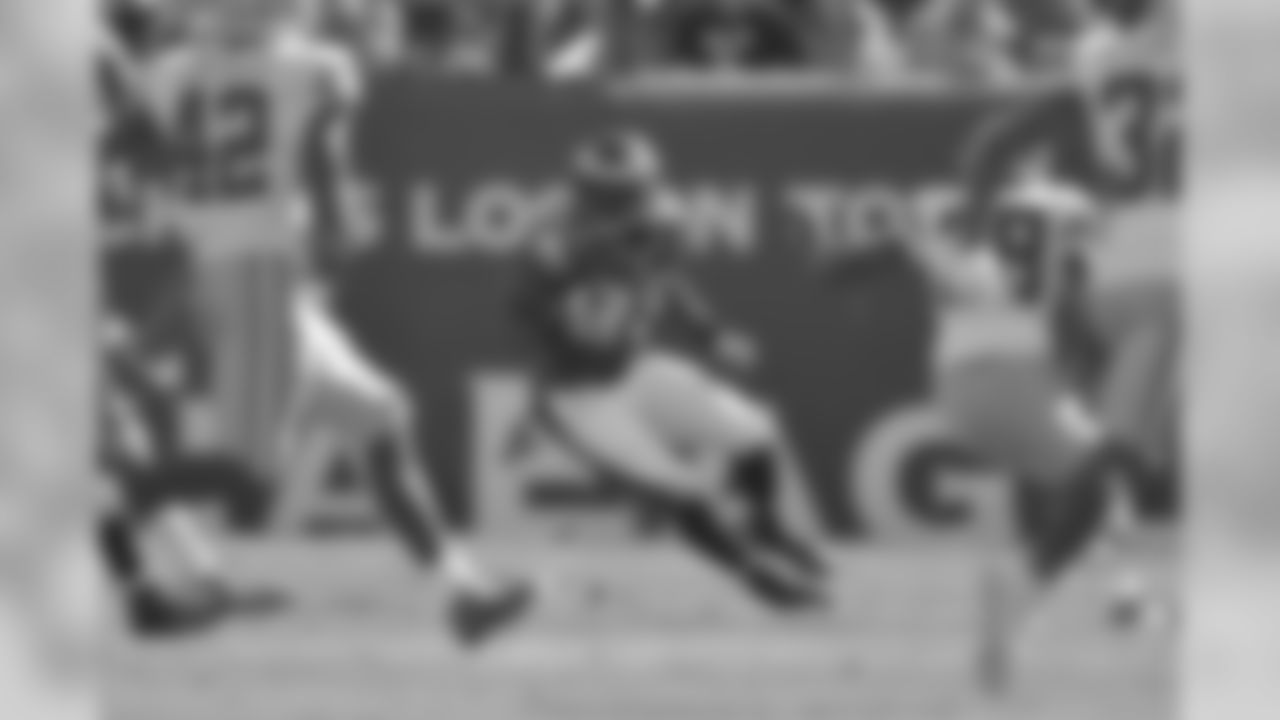 Eagles' RB LeSean McCoy rushes the football.
