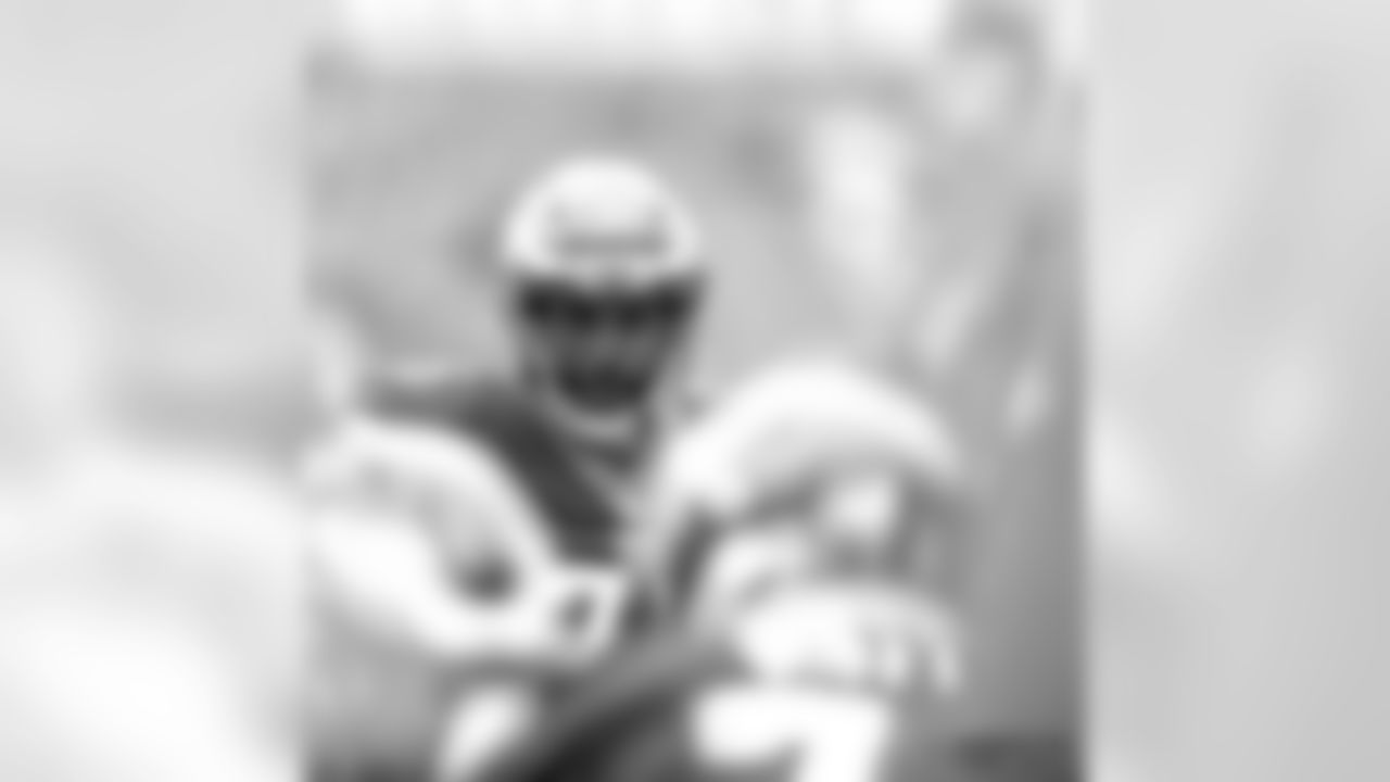 DE Vinny Curry: "Sacrificed, hustled, Paid the price. Want a slice, Got to roll the dice."