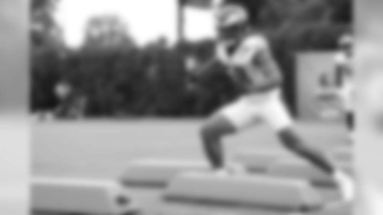 LB Jordan Hicks