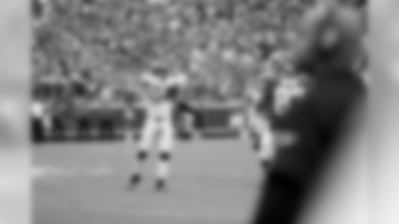 DE Chris Long