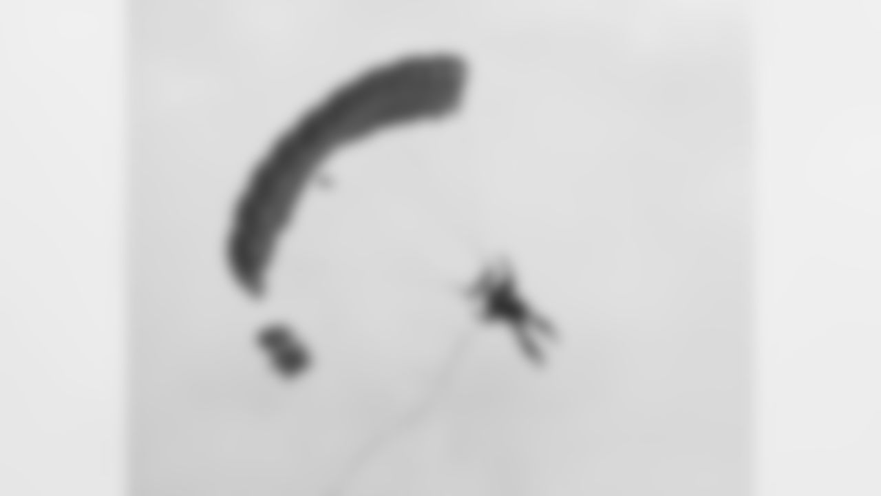 This parachuter went to great lengths to get a Donovan McNabb autograph