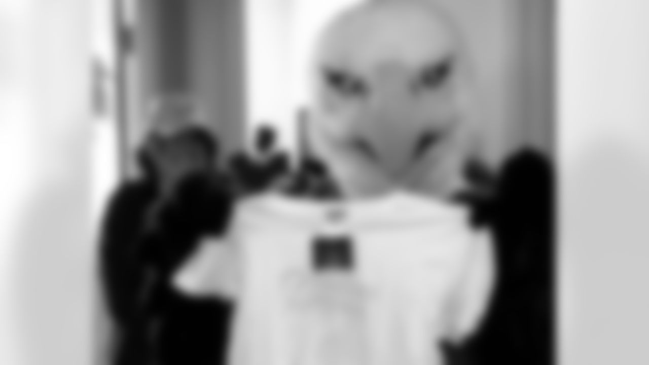 Don't forget the Eagles T-shirt