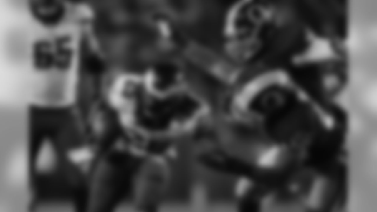 RB LeSean McCoy fighting through tackles