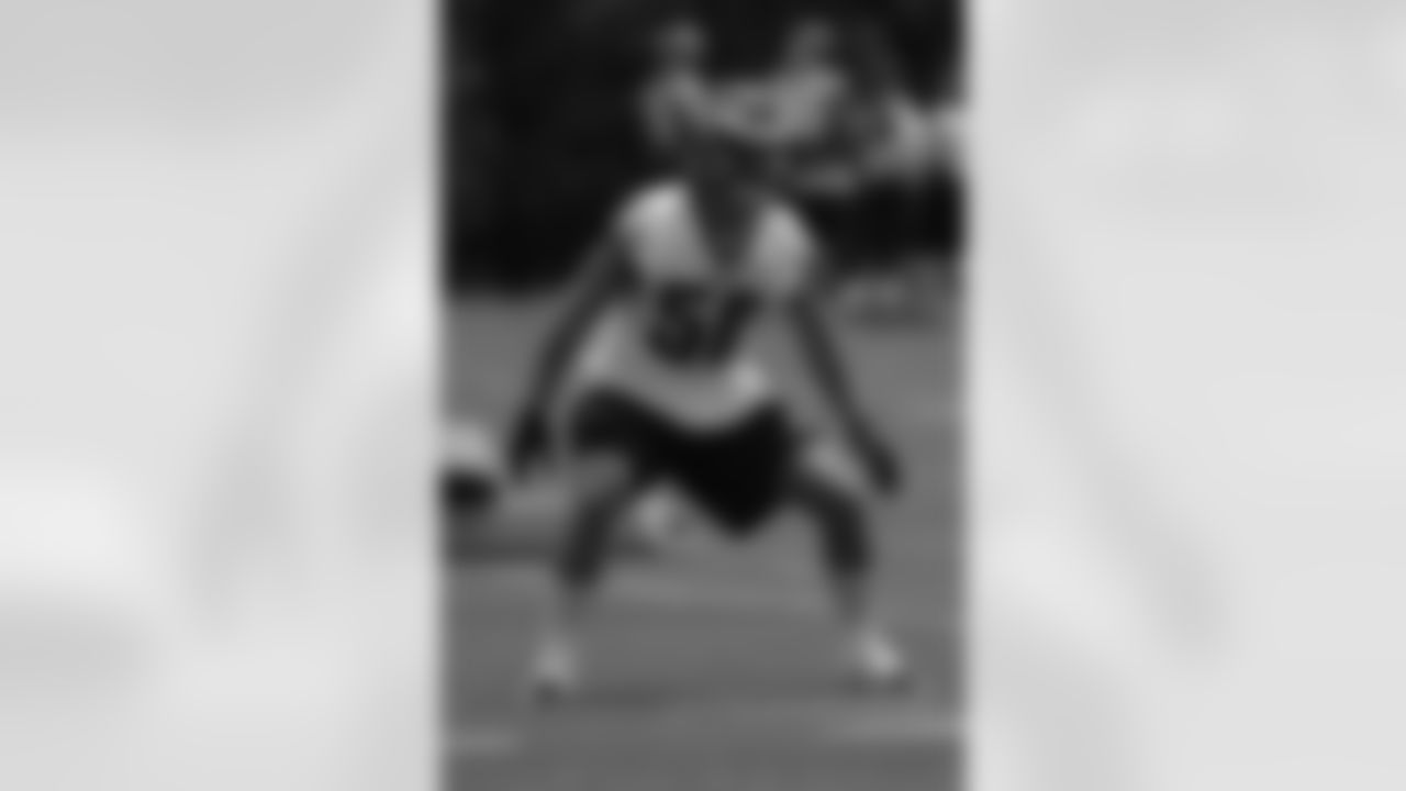 Linebacker Kiko Alonso